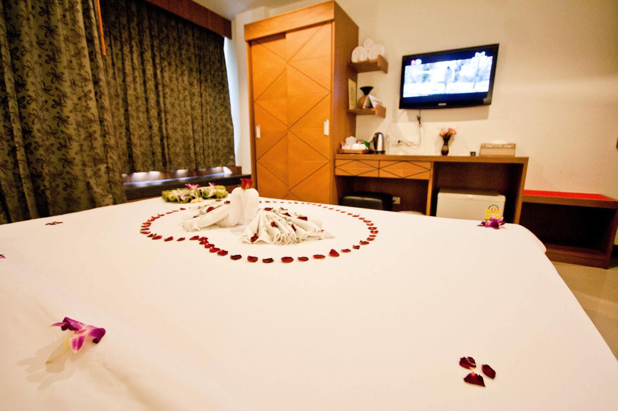 The Chambre Patong Buitenkant foto