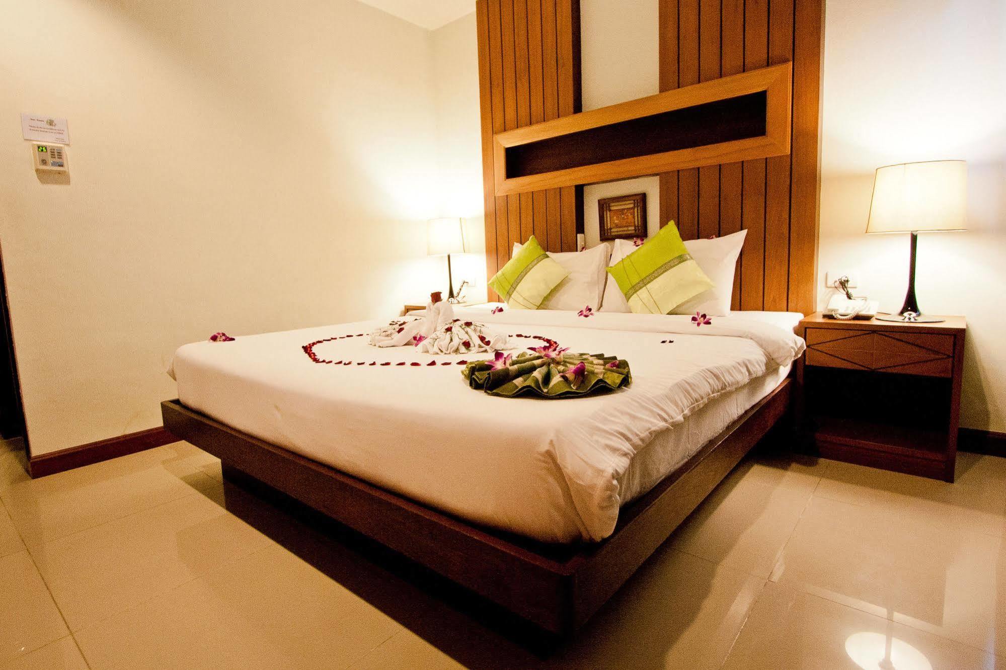 The Chambre Patong Buitenkant foto