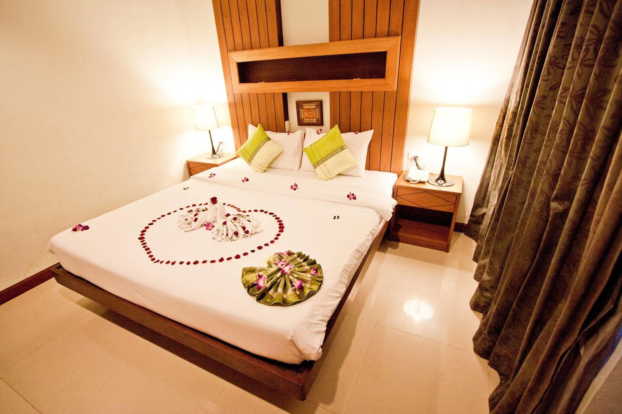 The Chambre Patong Buitenkant foto