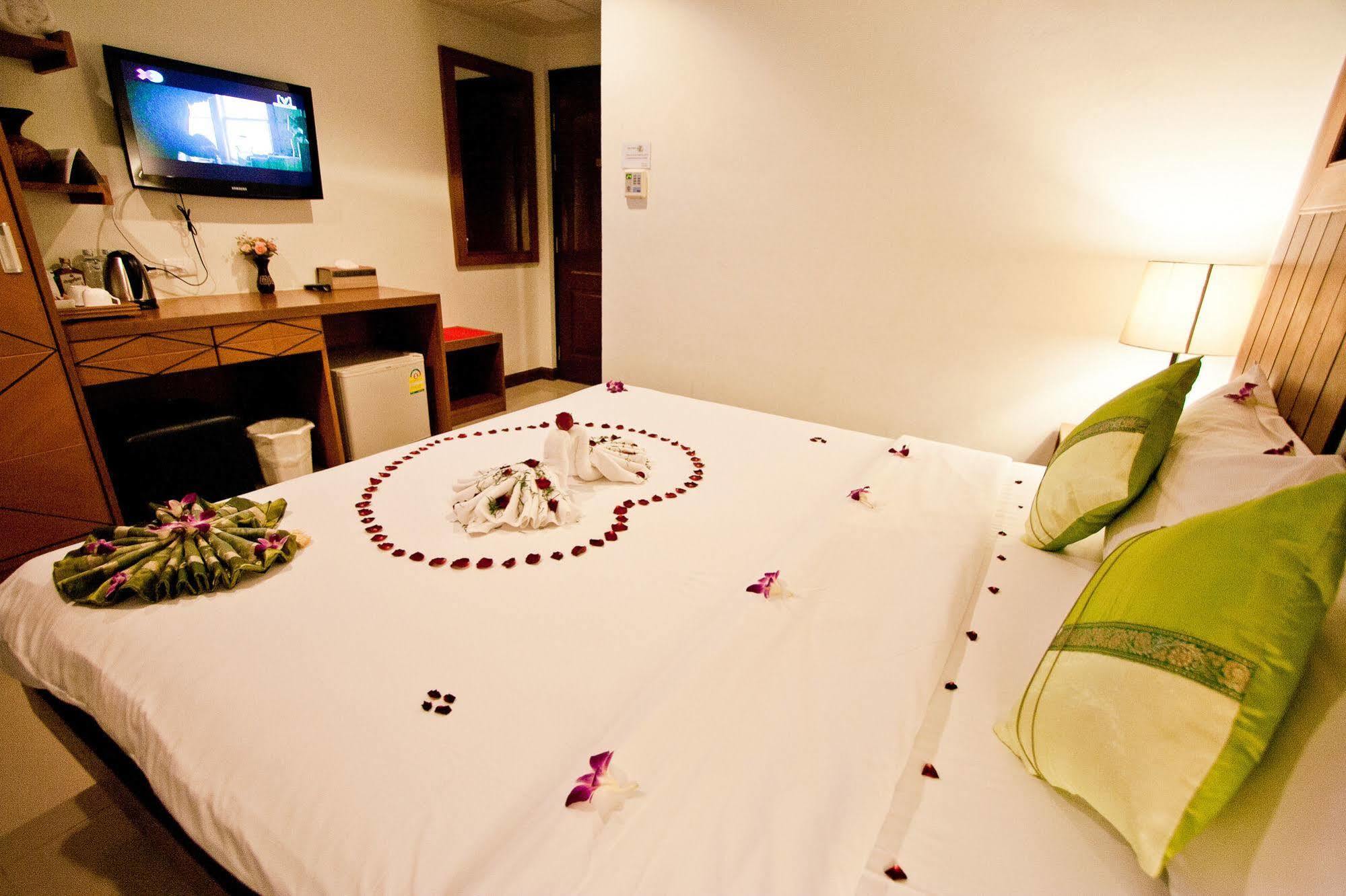 The Chambre Patong Buitenkant foto